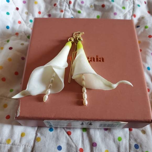 cult gaia Jewelry - Cult Gaia Calla Earring White